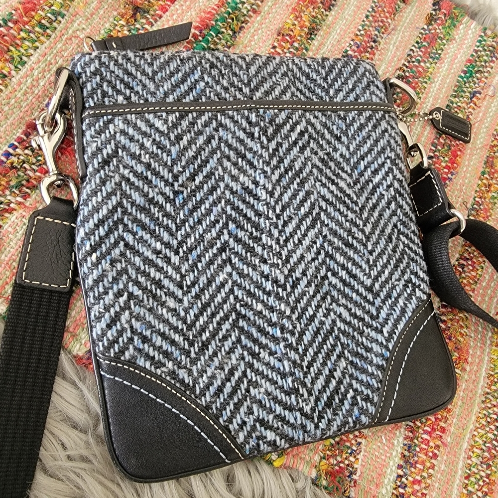 Coach wool crossbody bag Rare - Picture 6 of 9